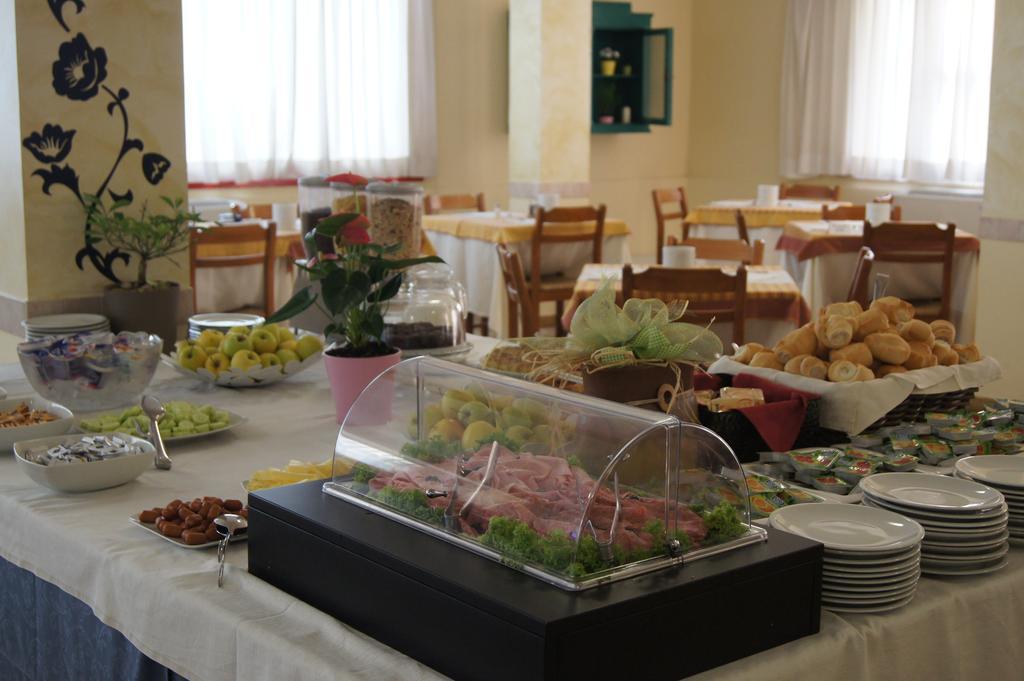 Hotel Orizzonti Rimini Kültér fotó