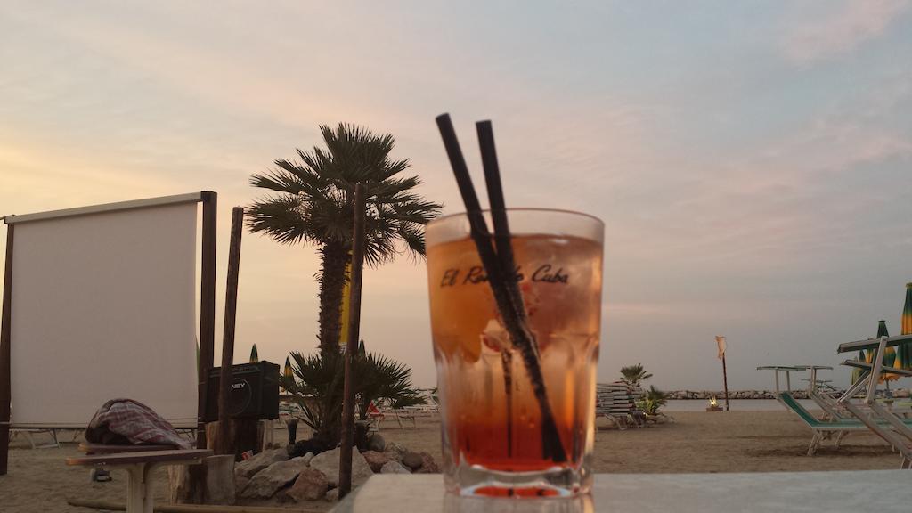 Hotel Orizzonti Rimini Kültér fotó