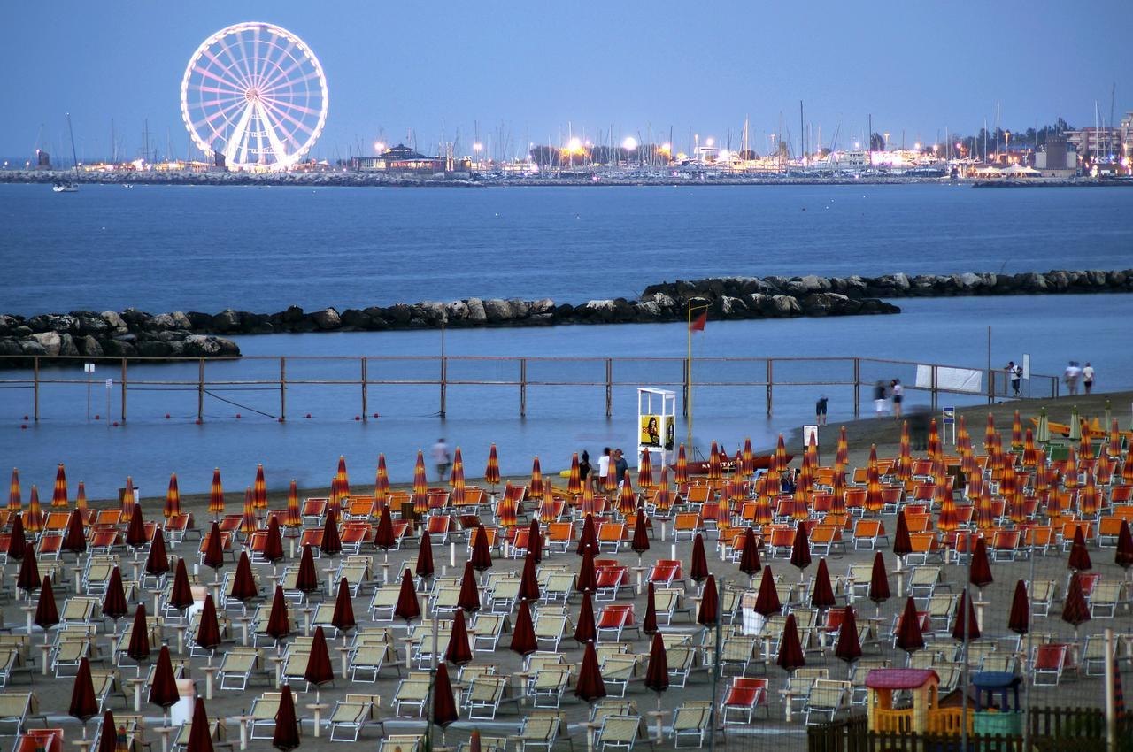 Hotel Orizzonti Rimini Kültér fotó